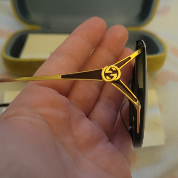Authentic Gucci Sunglasses - Picture 7 of 11